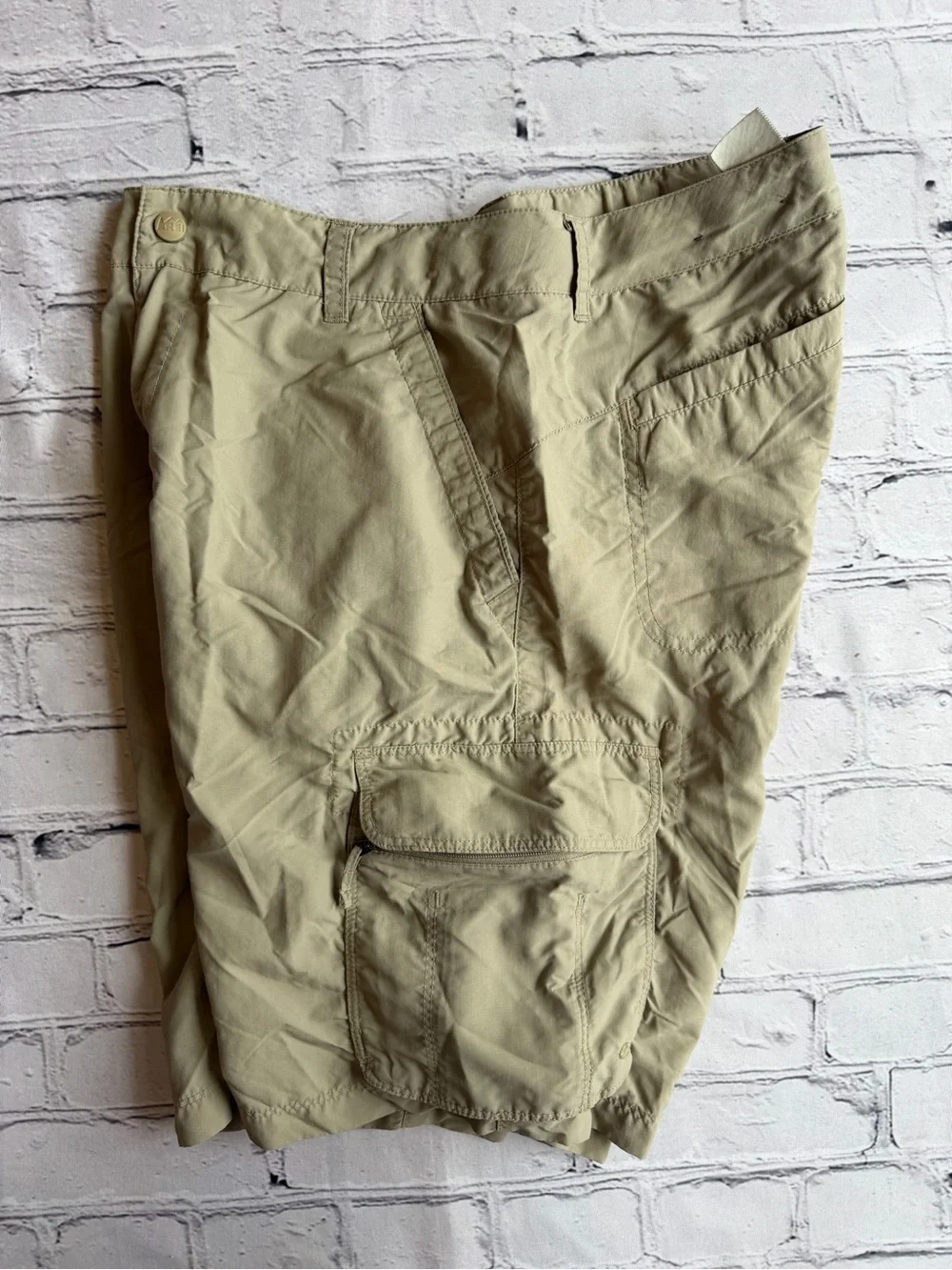 REI Women’s Cargo Shorts Hiking Granola Outdoors Tan Lightweight  Size 6